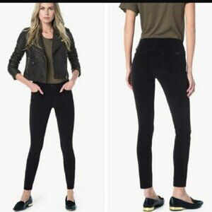 Joe's Jeans Women's Skinny Jean in Nadia (Black color)